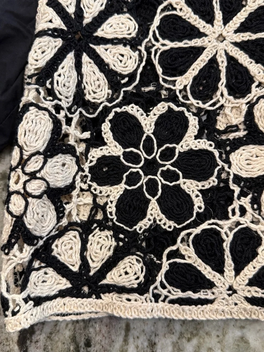 Zara Black Puff Sleeve Crochet Floral Crop Top - Black & Cream